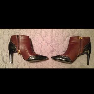 Tory Burch Leather pointed toe booties